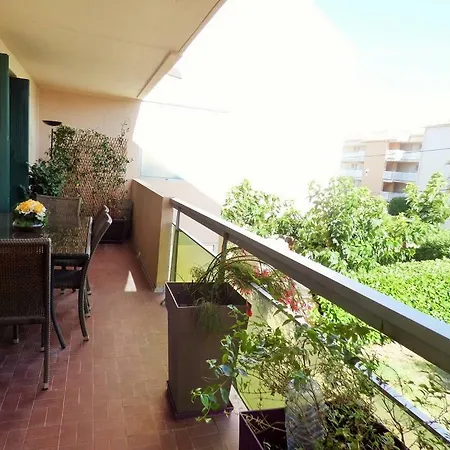 F2 Contemporain Terrasse Refait à Neuf 5 Minutes De La Appartamento